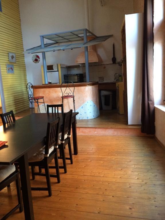 Duplex avec terrasse tropézienne Appartement Pézenas Buitenkant foto
