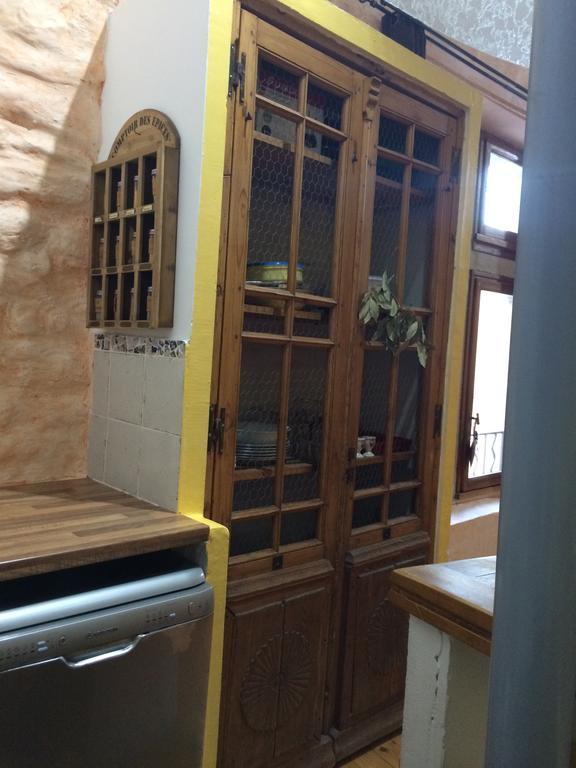 Duplex avec terrasse tropézienne Appartement Pézenas Buitenkant foto